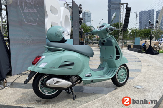 VESPA GTS300 LIVREA 80TH