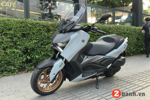 XMAX 300 2025