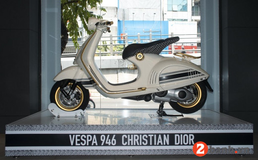 VESPA 946 CHRISTIAN DIOR