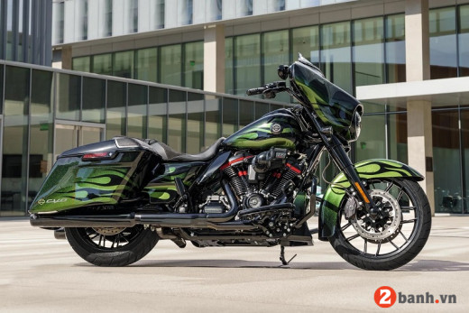HARLEY DAVIDSON CVO STREET GLIDE
