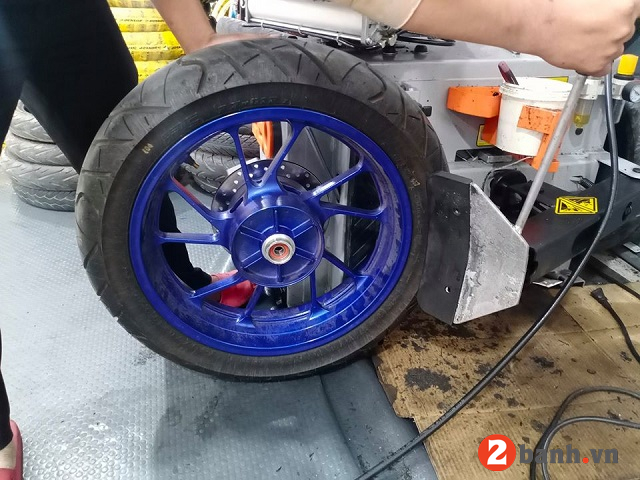 Tư vấn các loại vỏ xe tốt nhất cho yamaha r15 2025 - 3