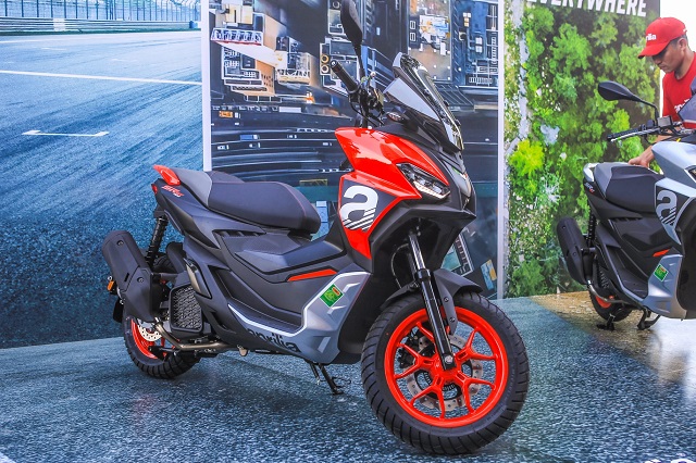 So sánh aprilia sr gt 200 và honda adv 160 nên chọn mua xe nào - 3