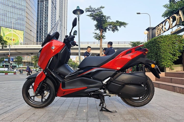 Chiều cao yên xe xmax 300 2025 bao nhiêu nam cao 1m65 đi có phù hợp - 2
