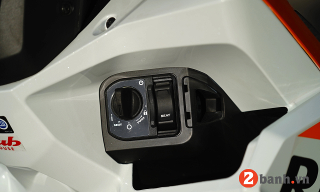 Vario 160 phiên bản repsol có giá bán bao nhiêu tại việt nam - 9