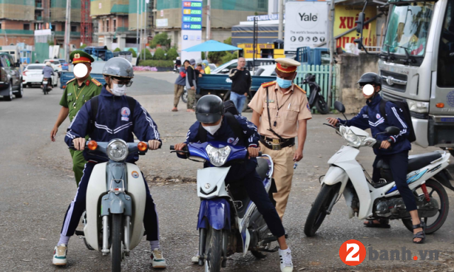 Giao xe máy 110cc cho người chưa đủ tuổi lái bị phạt bao nhiêu 2026 - 3