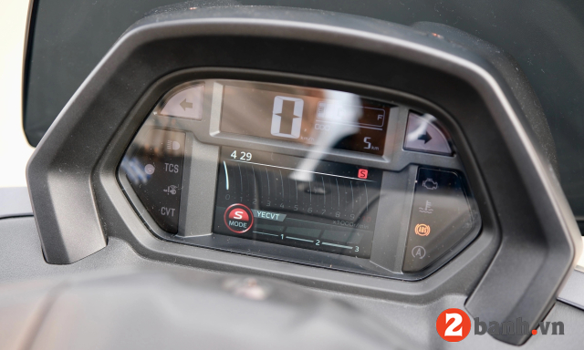 So sánh tính năng nmax phiên bản tech max có gì khác bản tiêu chuẩn - 3