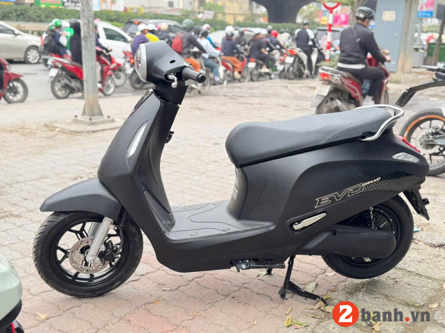 Chiều cao yên xe evo grand bao nhiêu nữ cao 1m5 đi có phù hợp - 2