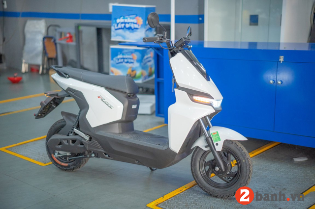 Chiều cao yên xe vinfast flazz bao nhiêu nữ cao 1m5 đi có phù hợp - 4