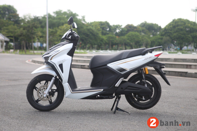 Chiều cao yên xe vinfast kinet bao nhiêu nam cao 1m6 đi có phù hợp - 3