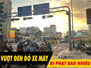 Lỗi vượt đèn đỏ xe máy bị phạt bao nhiêu 2026?