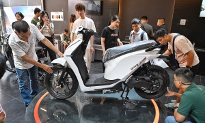 Xe máy điện nào đi được xa nhất 1 lần sạc hiện nay 2025 tại Việt Nam?