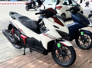 Air Blade 2026 có gì khác so với đời cũ AB 2023?