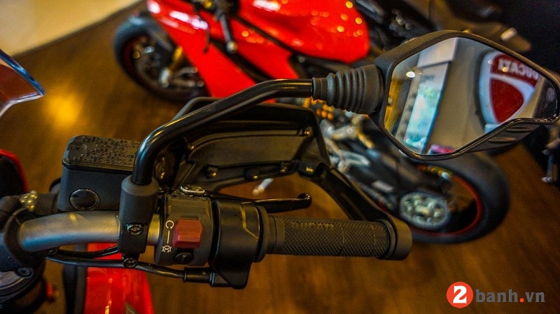 Ducati hypermotard 939 - 5