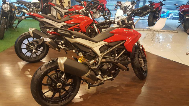 Ducati hypermotard 939 - 8