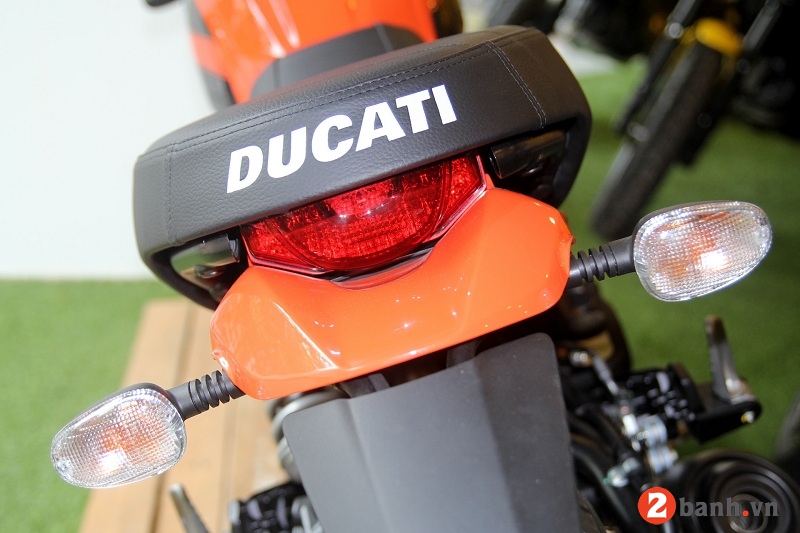 Ducati scrambler sixty2 - 9