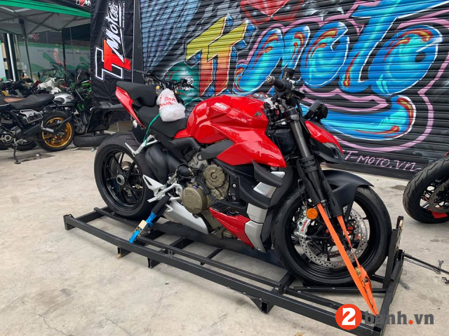 Ducati streetfighter v4 - 2