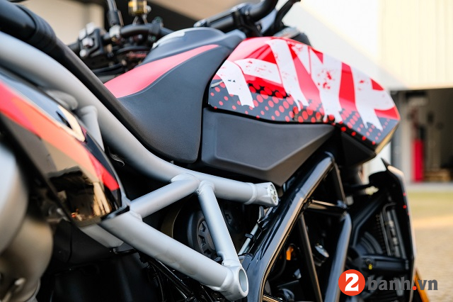 Ducati Việt Nam công bố giá bán của Hypermotard 950 RVE  CHAYXEVN