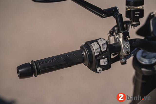 Ducati monster 2023 - 9