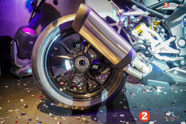 Speed triple 1200 rr - 13