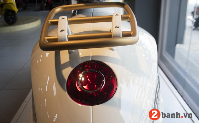 Vespa 946 christian dior - 13