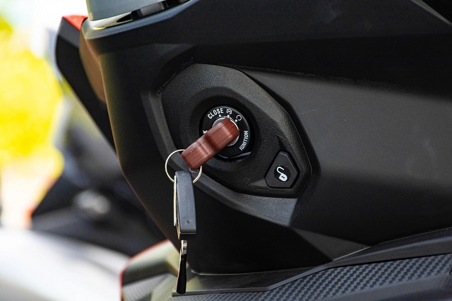 Aprilia sr gt 200 - 16