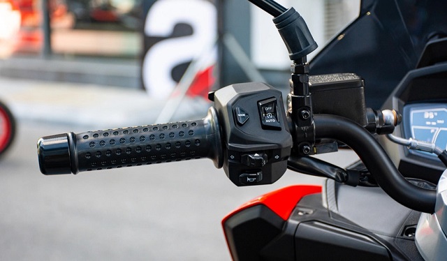 Aprilia sr gt 200 - 11