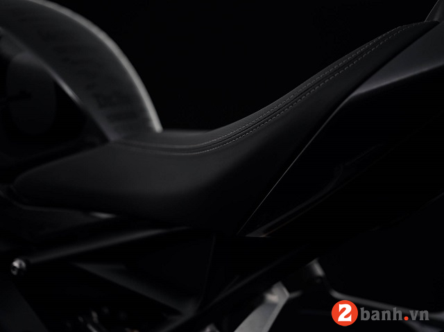 Speed triple 1200 rr bond edition - 7