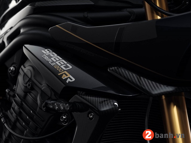 Speed triple 1200 rr bond edition - 10