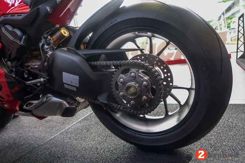 Ducati panigale v4 s - 15