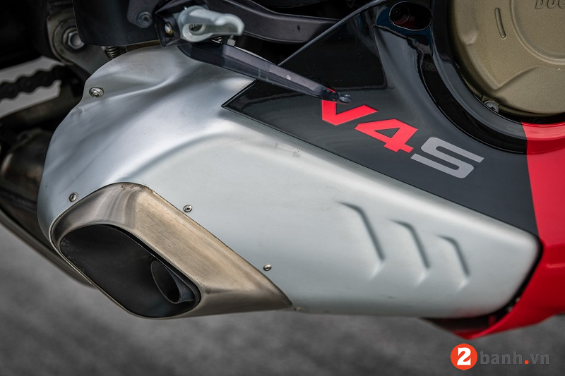 Ducati panigale v4 s - 14