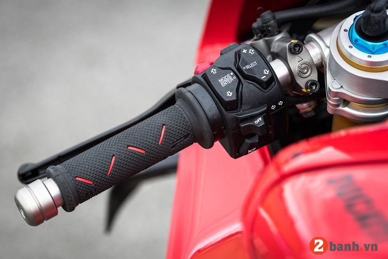 Ducati panigale v4 s - 10