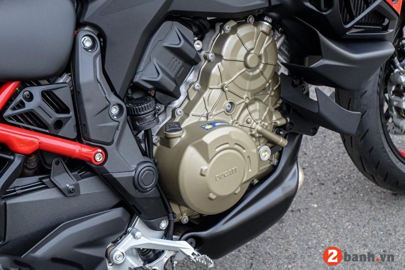 Multistrada v4 pikes peak - 3