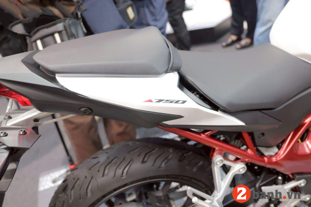 Cb750 hornet 2025 - 13