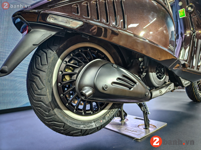 Vespa 946 horse - 12