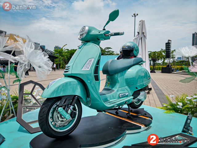 Vespa gts300 livrea 80th - 1