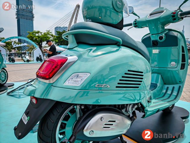 Vespa gts300 livrea 80th - 11