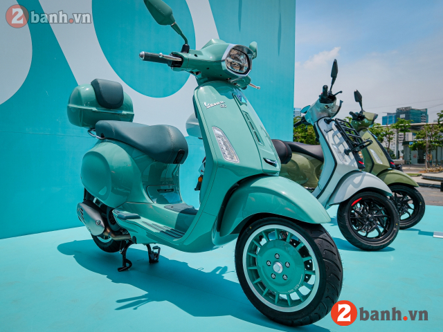 Vespa sprint livrea 80th - 11
