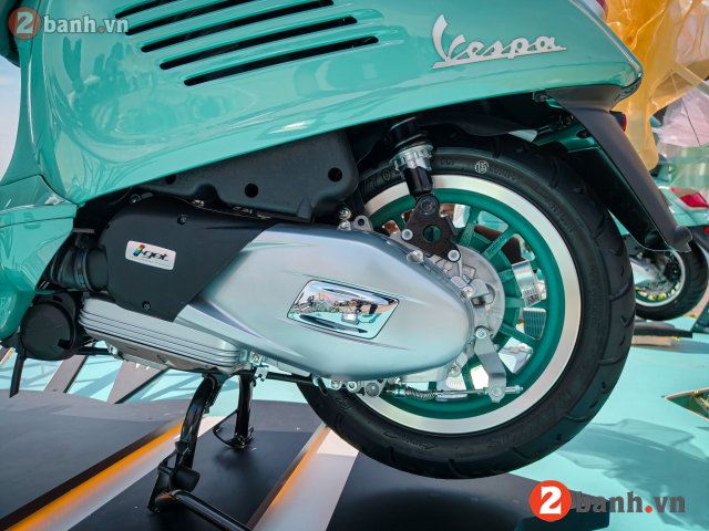 Vespa sprint livrea 80th - 16